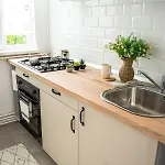 And Modern With Free Parking Apartment *