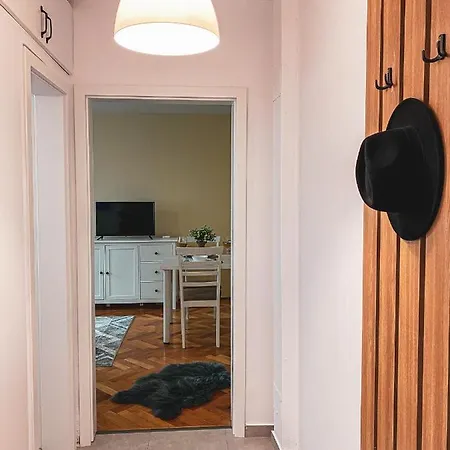 Apartment And Modern With Free Parking *