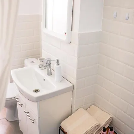 Διαμέρισμα And Modern With Free Parking