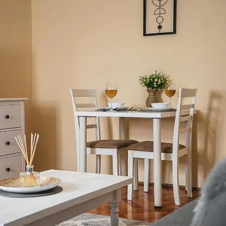 And Modern With Free Parking